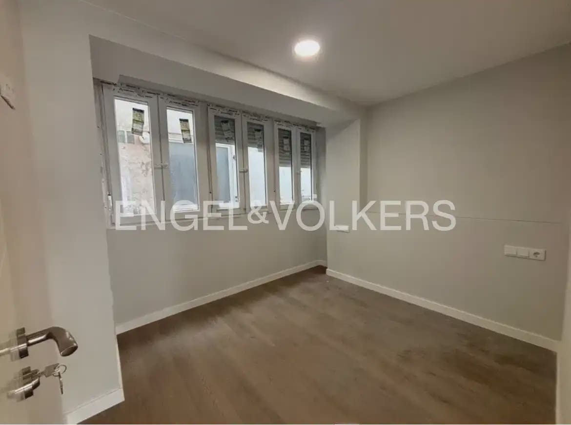 2 sypialnia Mieszkanie do wynajęcia w Miasto Walencja - 1 350 € (Ref: 9976353)