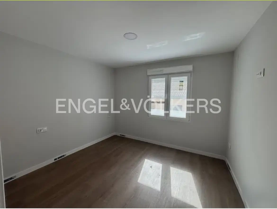 2 sypialnia Mieszkanie do wynajęcia w Miasto Walencja - 1 350 € (Ref: 9976353)
