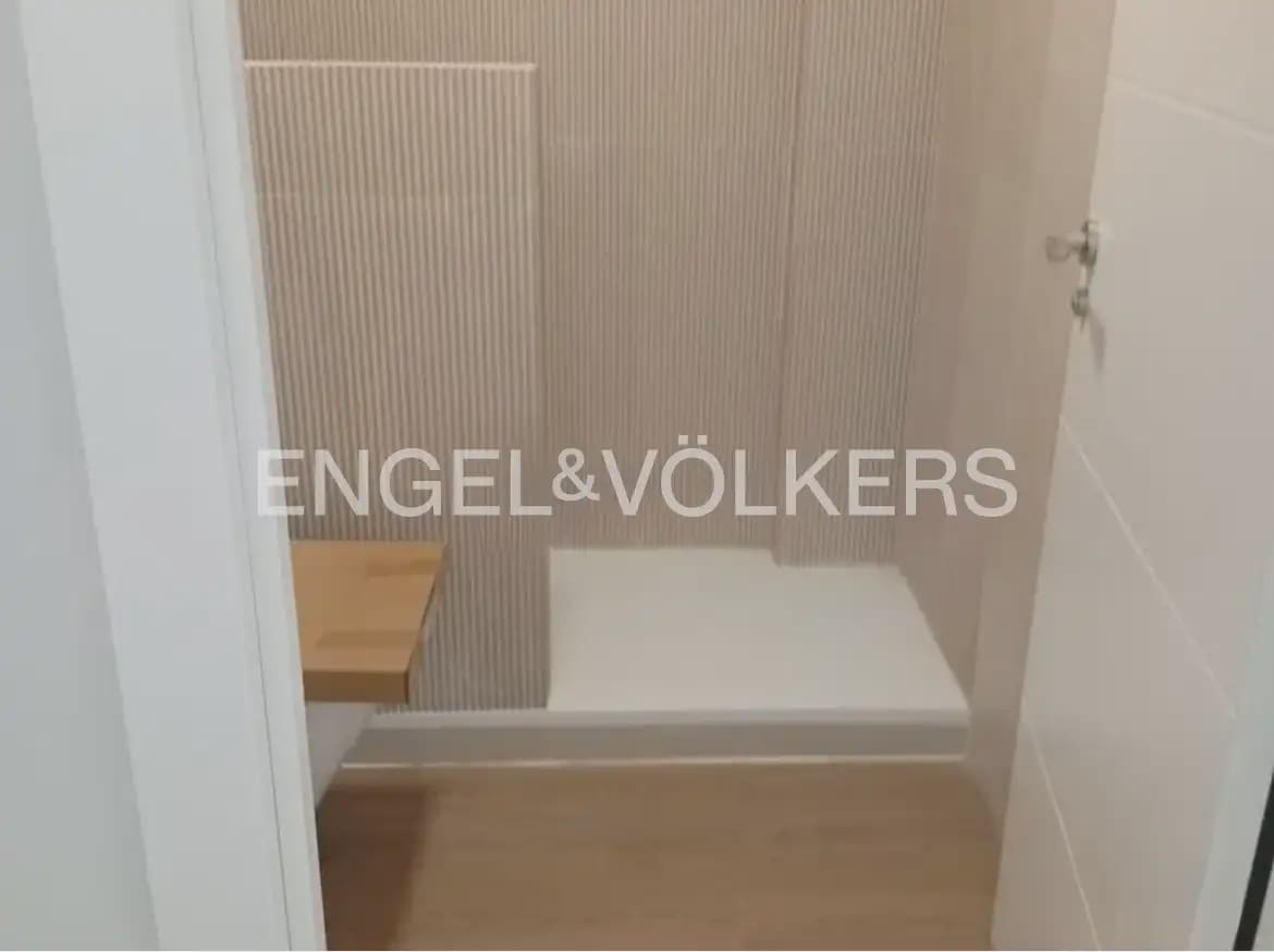 2 sypialnia Mieszkanie do wynajęcia w Miasto Walencja - 1 350 € (Ref: 9976353)