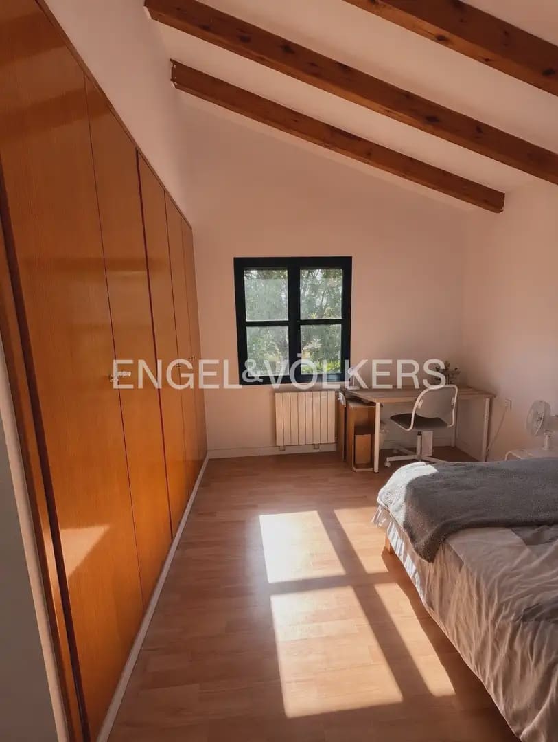 4 soveværelse Villa til leje i Riba-roja de Turia med swimmingpool garage - € 2.400 (Ref: 9976508)