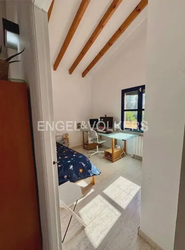 4 soveværelse Villa til leje i Riba-roja de Turia med swimmingpool garage - € 2.400 (Ref: 9976508)