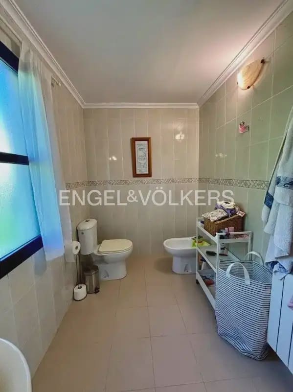 4 soveværelse Villa til leje i Riba-roja de Turia med swimmingpool garage - € 2.400 (Ref: 9976508)