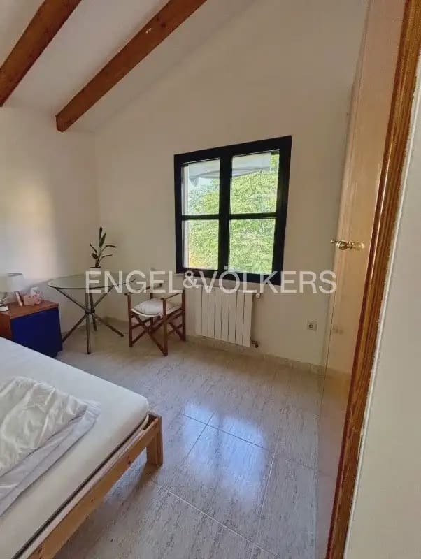 4 soveværelse Villa til leje i Riba-roja de Turia med swimmingpool garage - € 2.400 (Ref: 9976508)