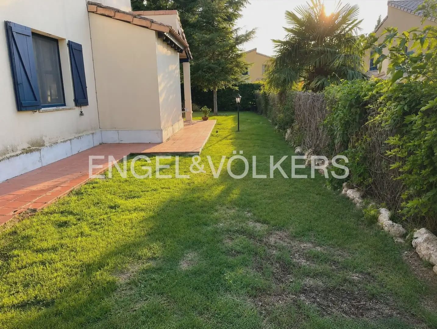 4 soveværelse Villa til leje i Riba-roja de Turia med swimmingpool garage - € 2.400 (Ref: 9976508)