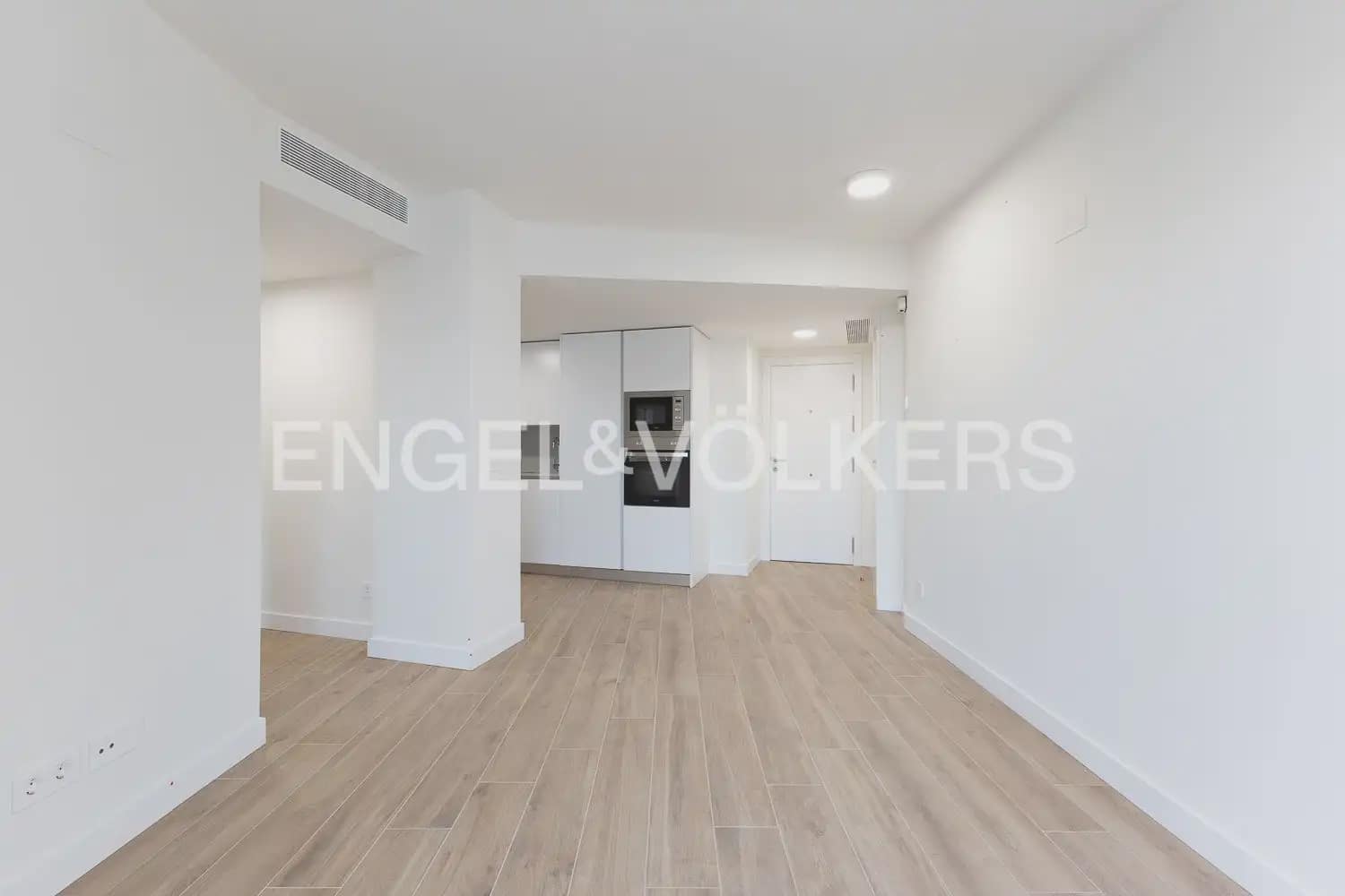 2 slaapkamer Flat te huur in Valencia stad met garage - € 1.500 (Ref: 9977685)