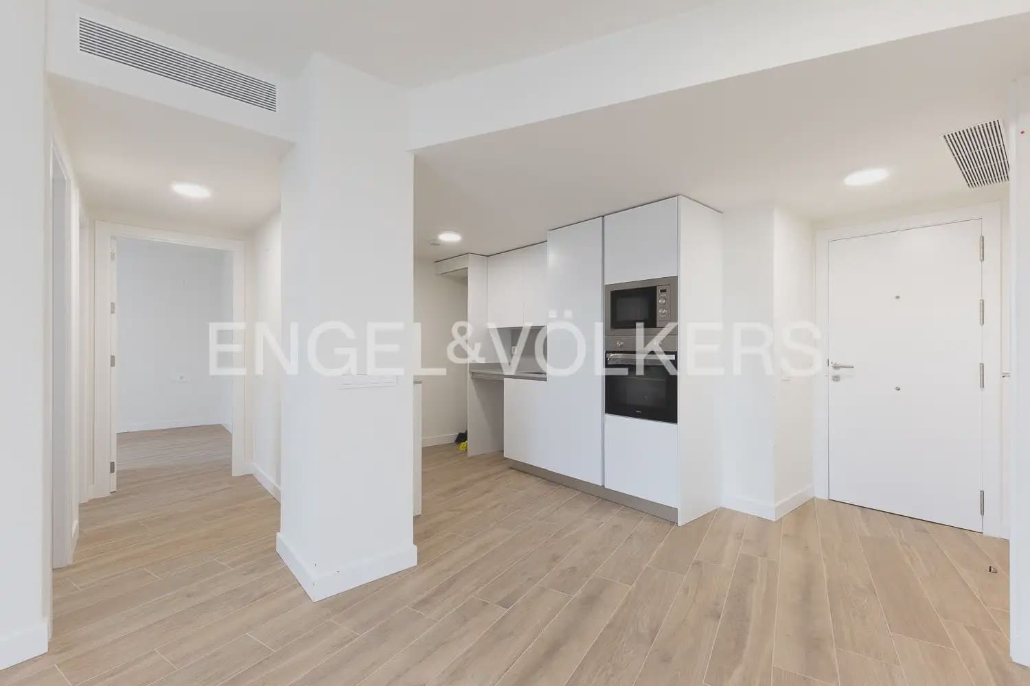 2 slaapkamer Flat te huur in Valencia stad met garage - € 1.500 (Ref: 9977685)