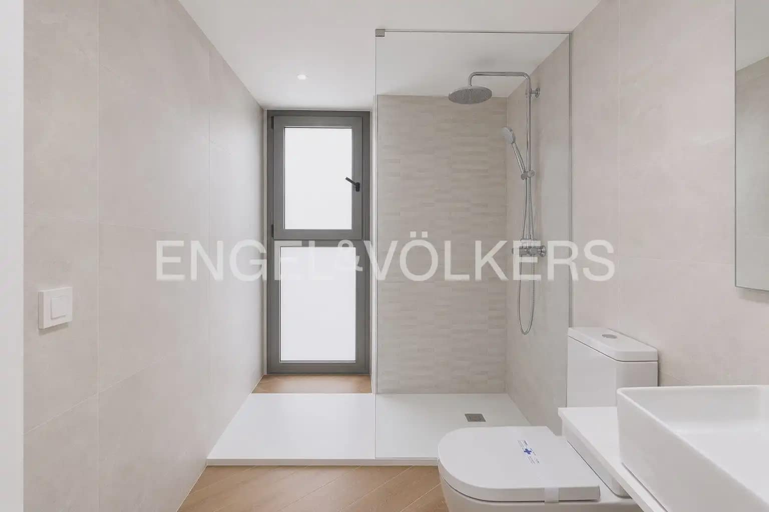 2 slaapkamer Flat te huur in Valencia stad met garage - € 1.500 (Ref: 9977685)