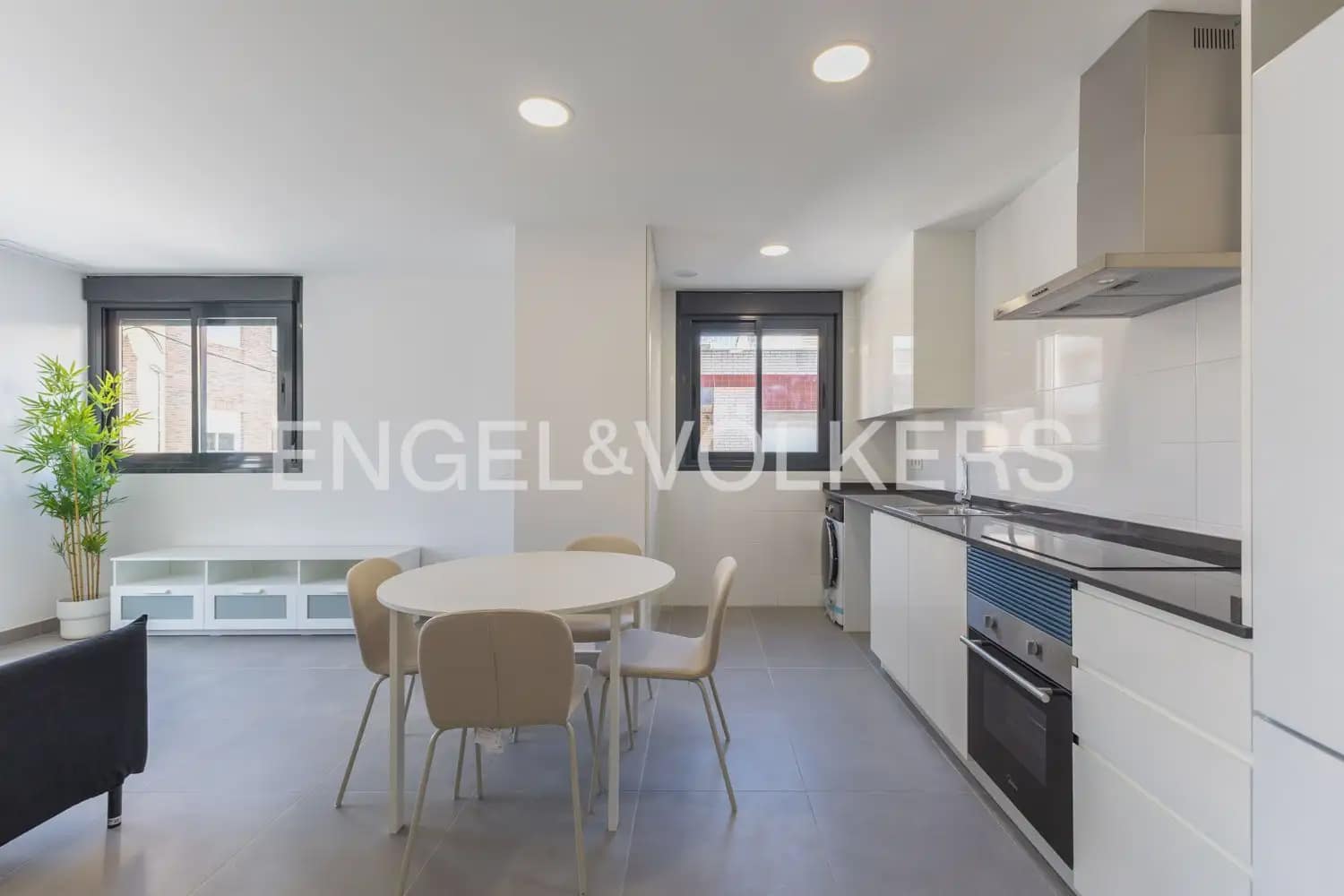 2 bedroom Flat for rent in Massanassa - € 1,150 (Ref: 9977687)