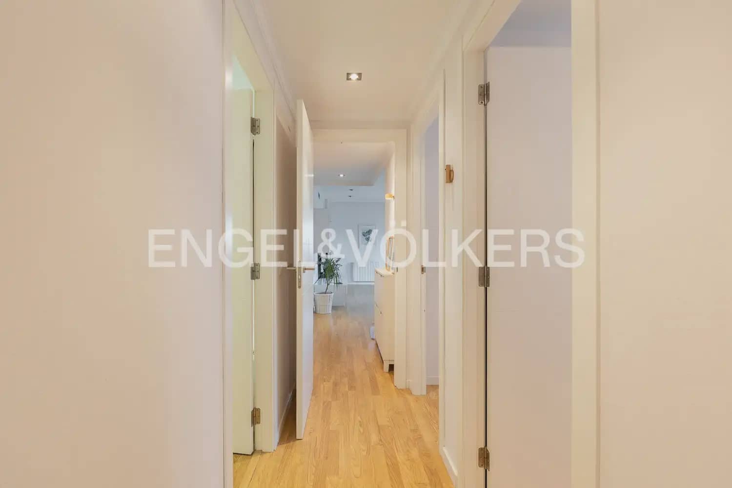 3 camera da letto Appartamento da affittare in Valencia citta con piscina garage - 2.200 € (Rif: 9977829)