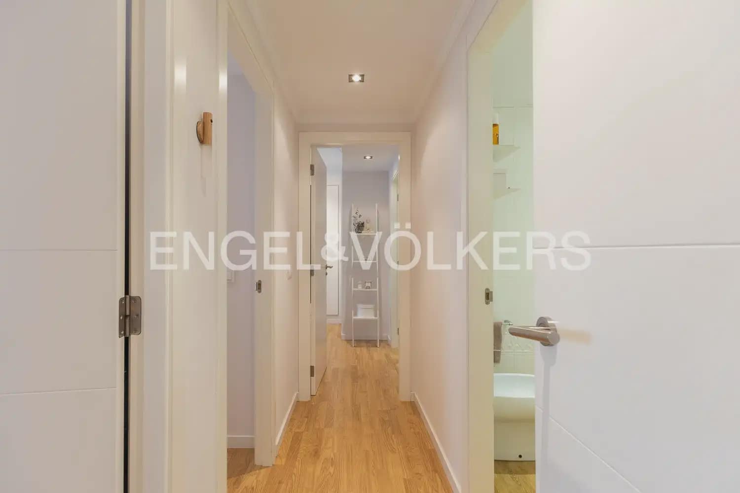 3 camera da letto Appartamento da affittare in Valencia citta con piscina garage - 2.200 € (Rif: 9977829)