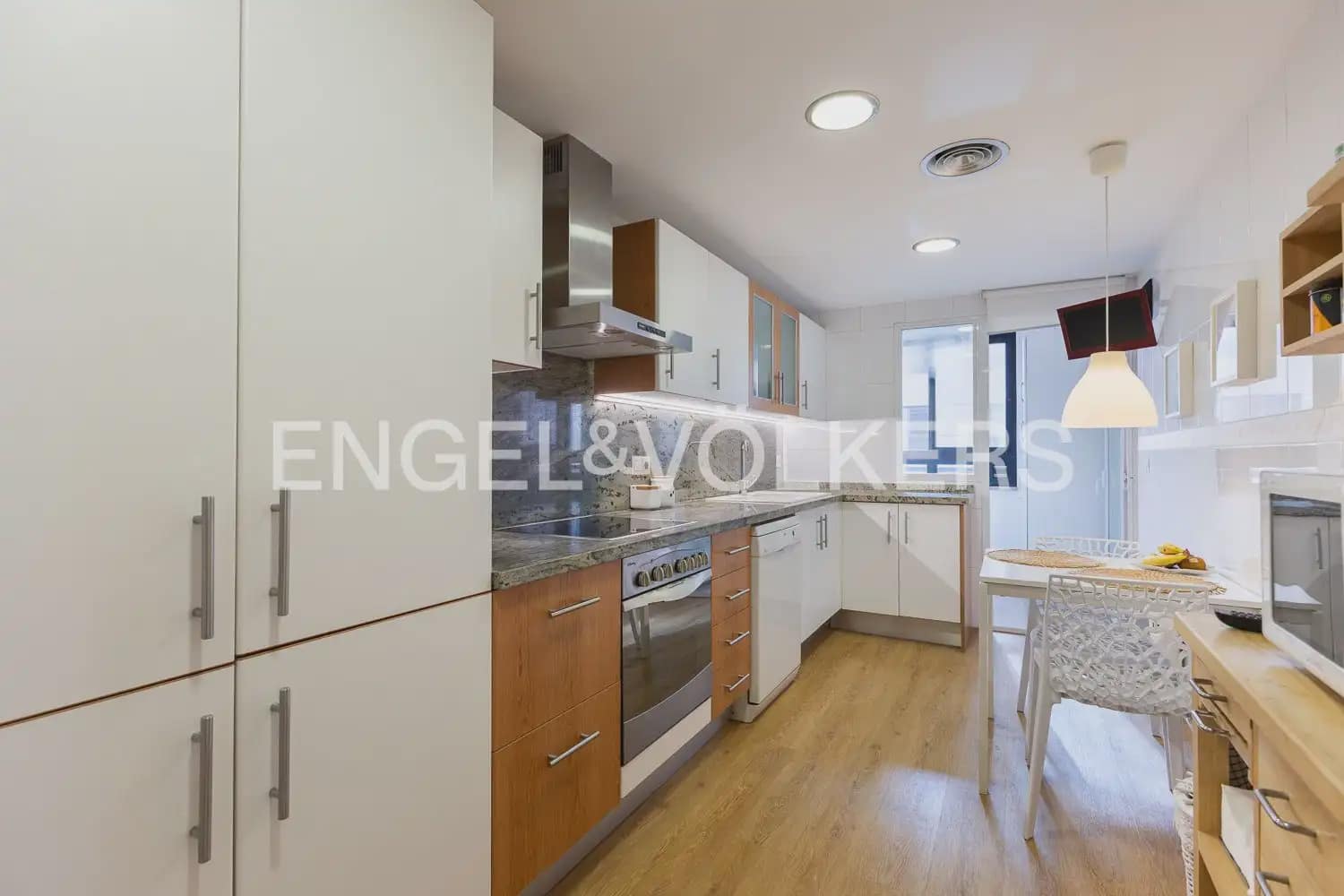 3 camera da letto Appartamento da affittare in Valencia citta con piscina garage - 2.200 € (Rif: 9977829)