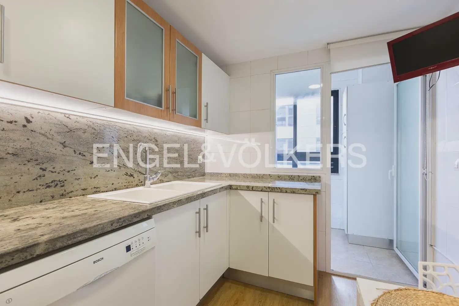 3 camera da letto Appartamento da affittare in Valencia citta con piscina garage - 2.200 € (Rif: 9977829)