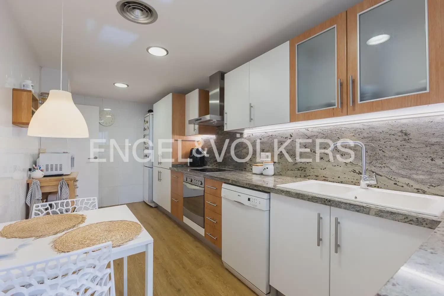 3 camera da letto Appartamento da affittare in Valencia citta con piscina garage - 2.200 € (Rif: 9977829)