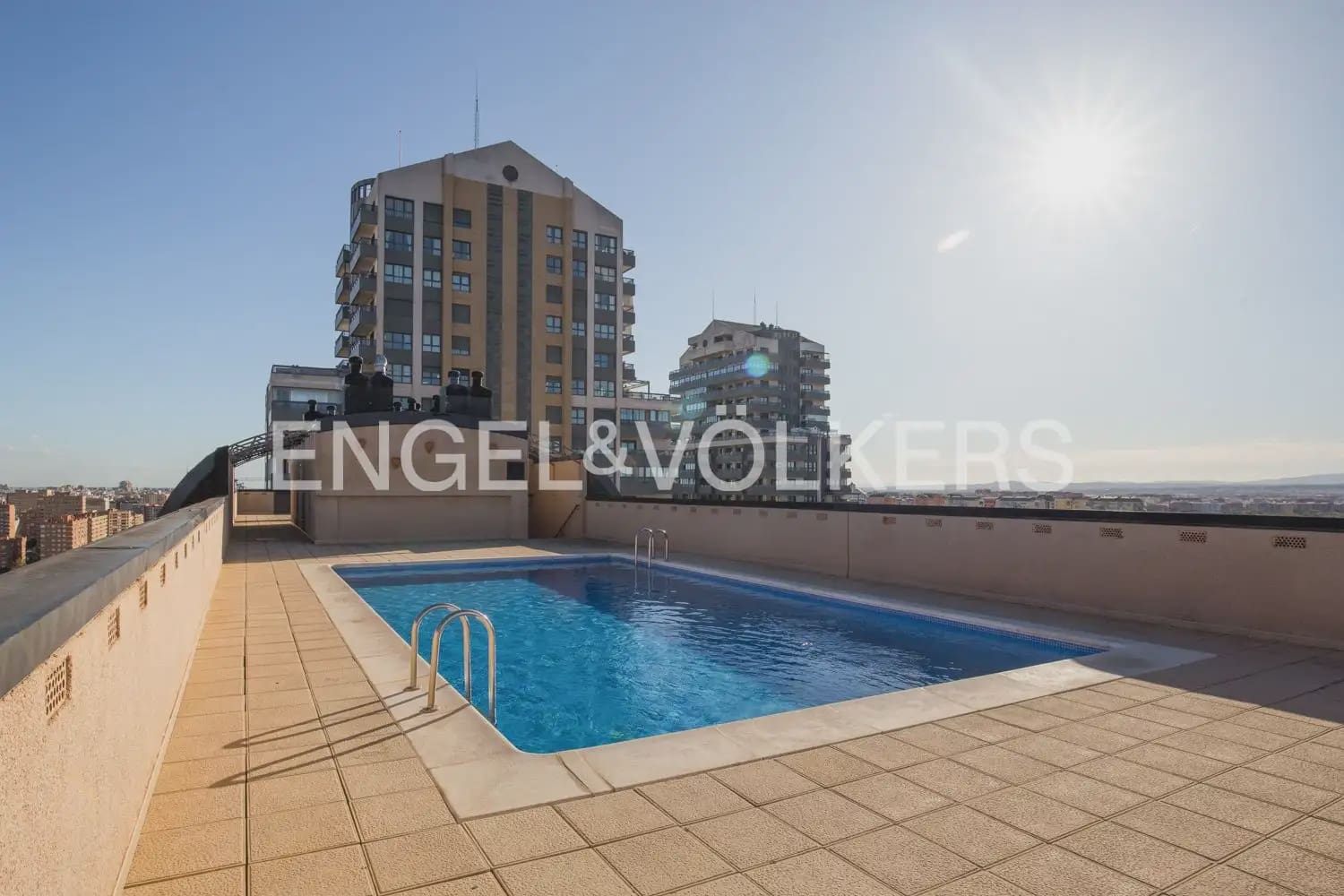 3 camera da letto Appartamento da affittare in Valencia citta con piscina garage - 2.200 € (Rif: 9977829)