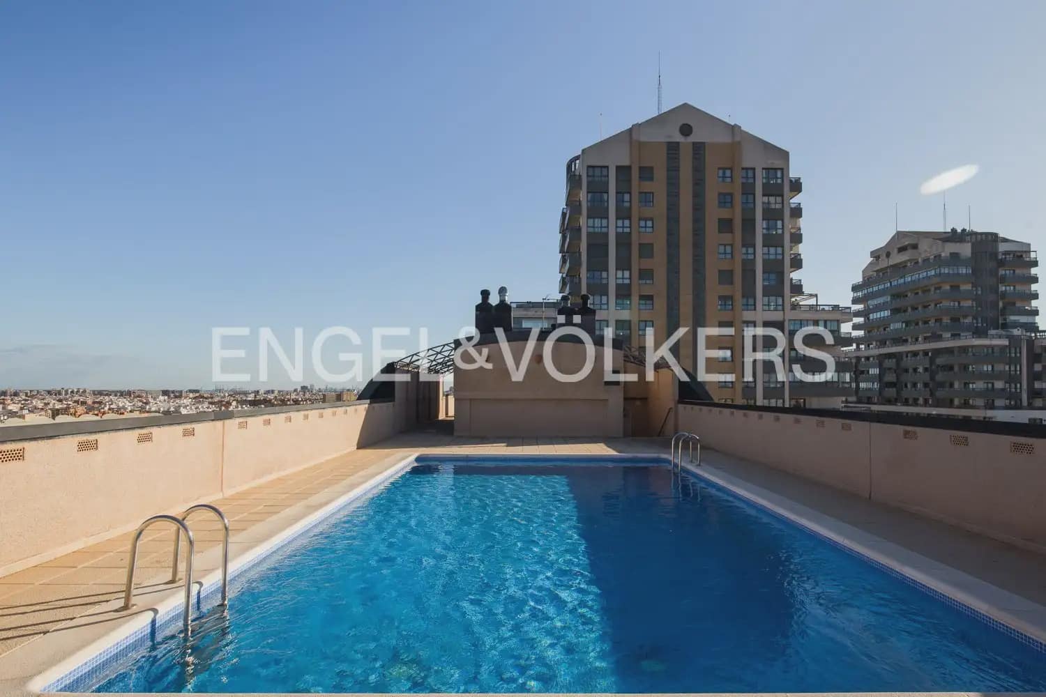 3 camera da letto Appartamento da affittare in Valencia citta con piscina garage - 2.200 € (Rif: 9977829)