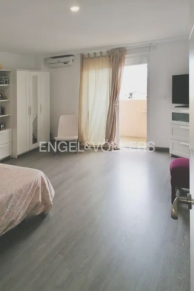 3 bedroom Flat for rent in Valencia city - € 1,400 (Ref: 9977946)
