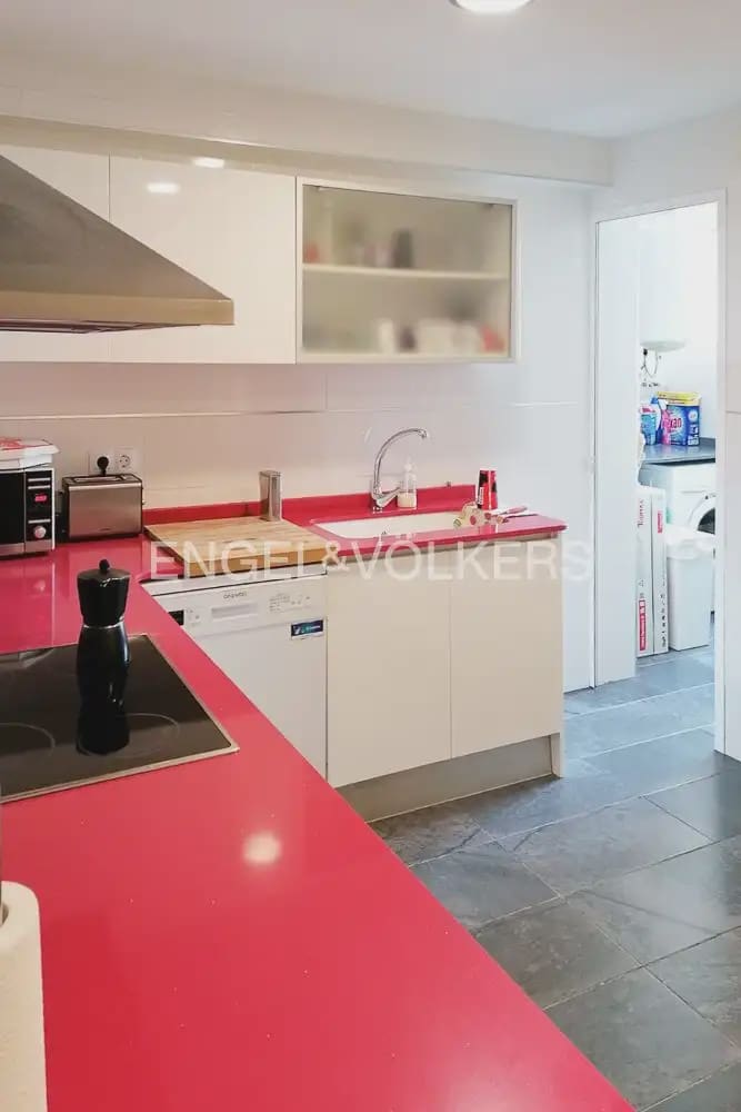 3 bedroom Flat for rent in Valencia city - € 1,400 (Ref: 9977946)