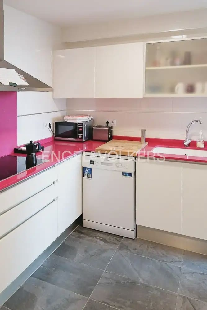 3 bedroom Flat for rent in Valencia city - € 1,400 (Ref: 9977946)