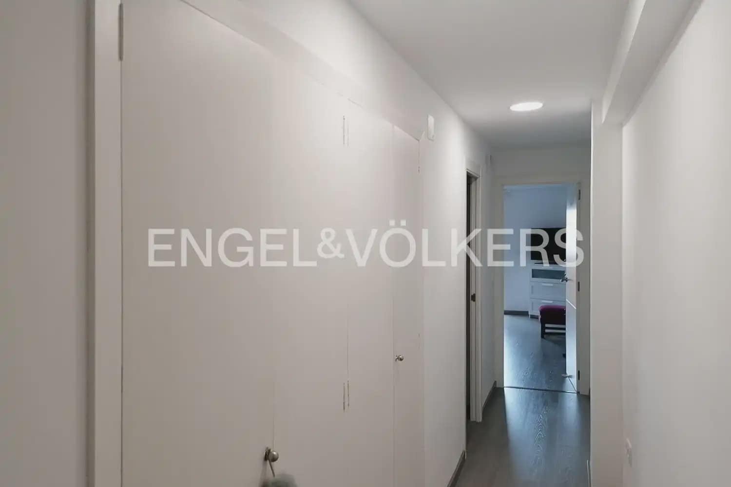 3 bedroom Flat for rent in Valencia city - € 1,400 (Ref: 9977946)