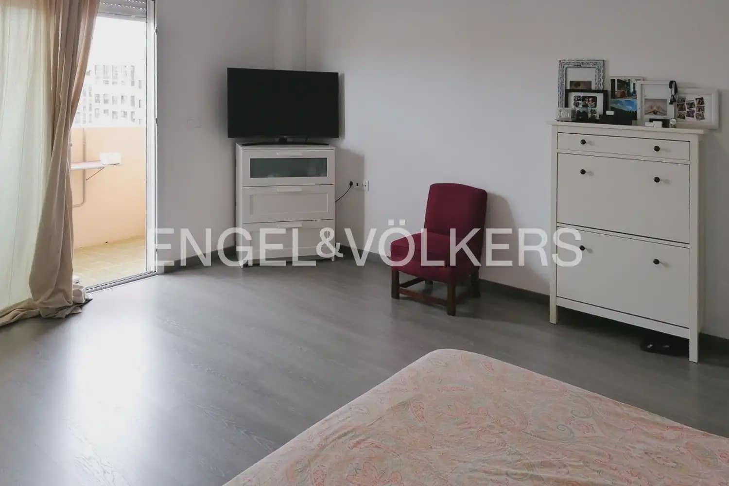 3 bedroom Flat for rent in Valencia city - € 1,400 (Ref: 9977946)