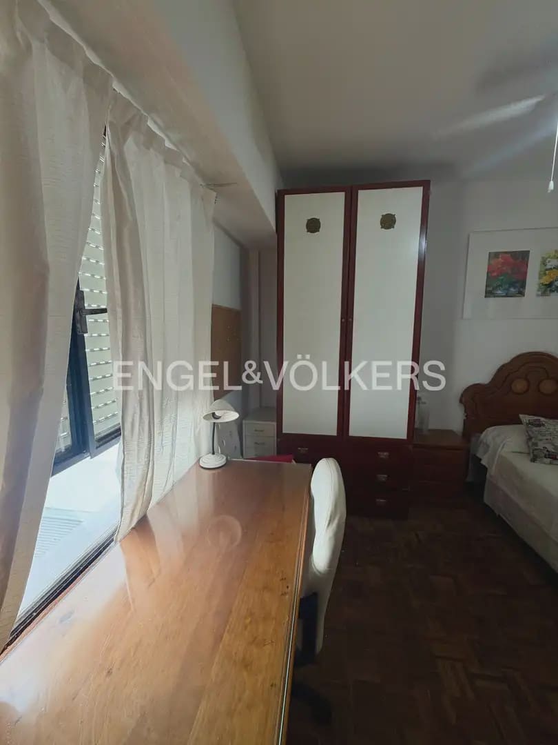 4 soveværelse Lejlighed til leje i Valencia by - € 1.750 (Ref: 9977947)