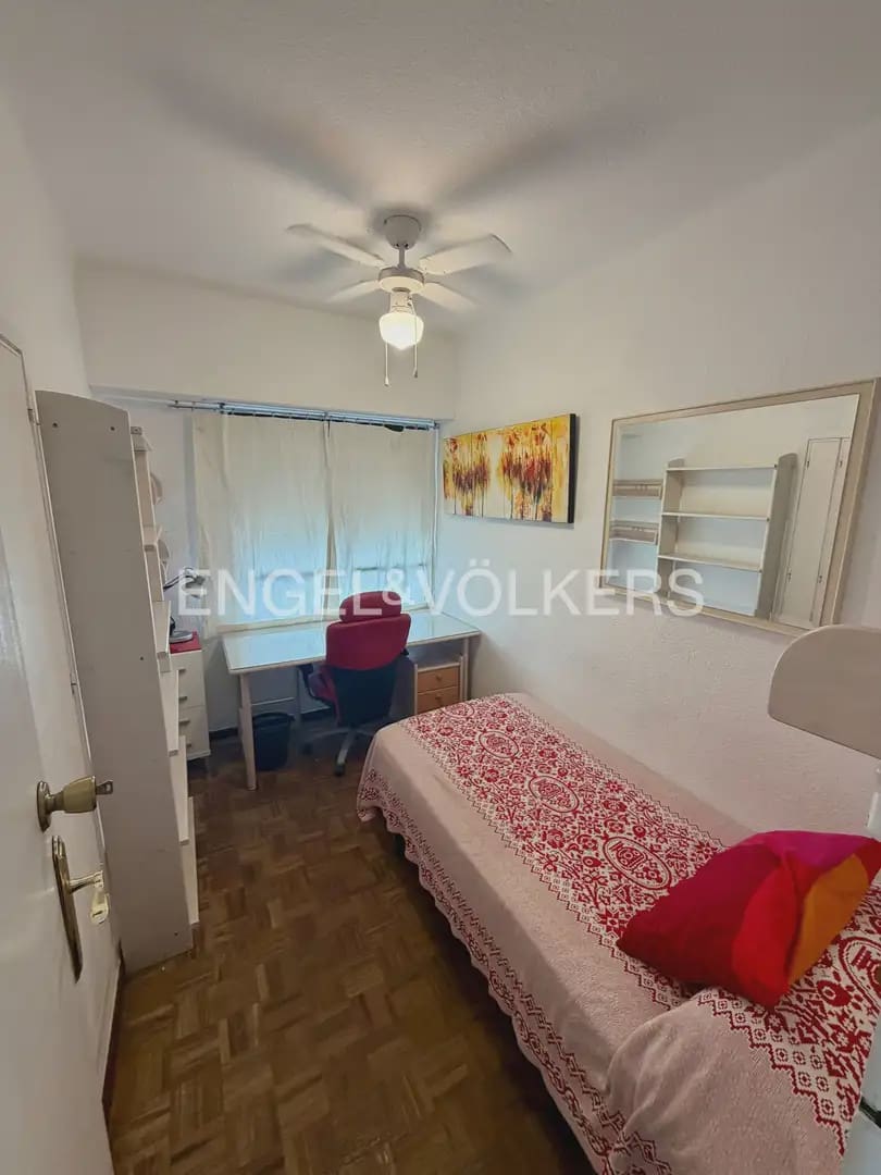 4 soveværelse Lejlighed til leje i Valencia by - € 1.750 (Ref: 9977947)