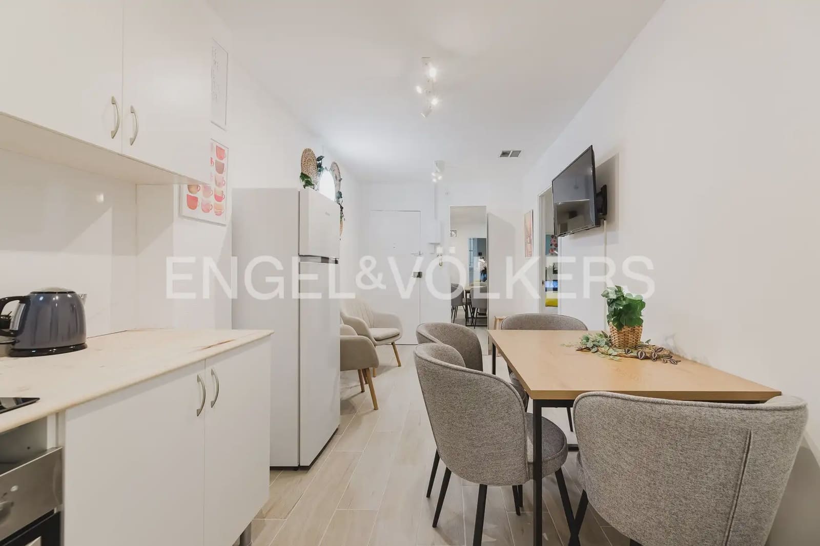 4 Zimmer Wohnung zu vermieten in Valencia Stadt - 2.000 € (Ref: 9978007)