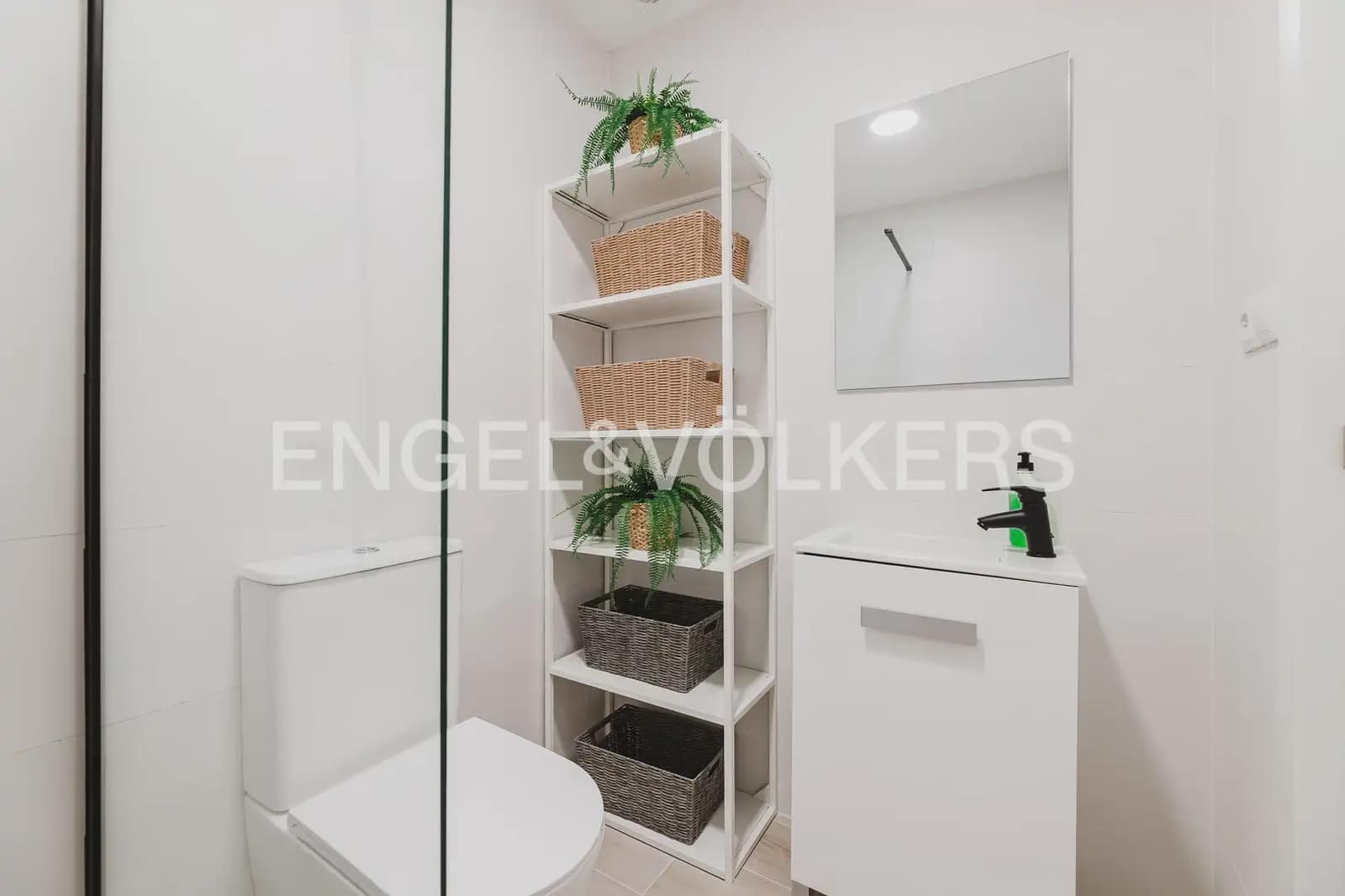 4 Zimmer Wohnung zu vermieten in Valencia Stadt - 2.000 € (Ref: 9978007)