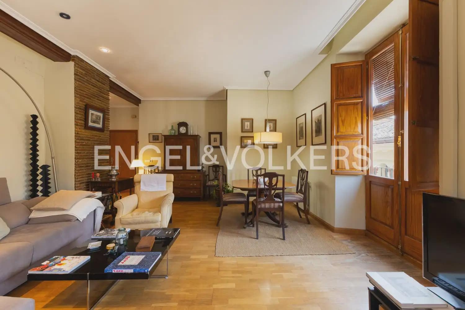 3 slaapkamer Flat te koop in Valencia stad - € 535.000 (Ref: 9978009)