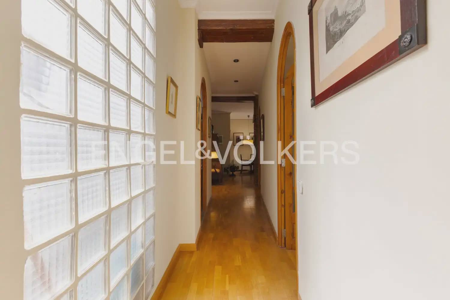 3 slaapkamer Flat te koop in Valencia stad - € 535.000 (Ref: 9978009)