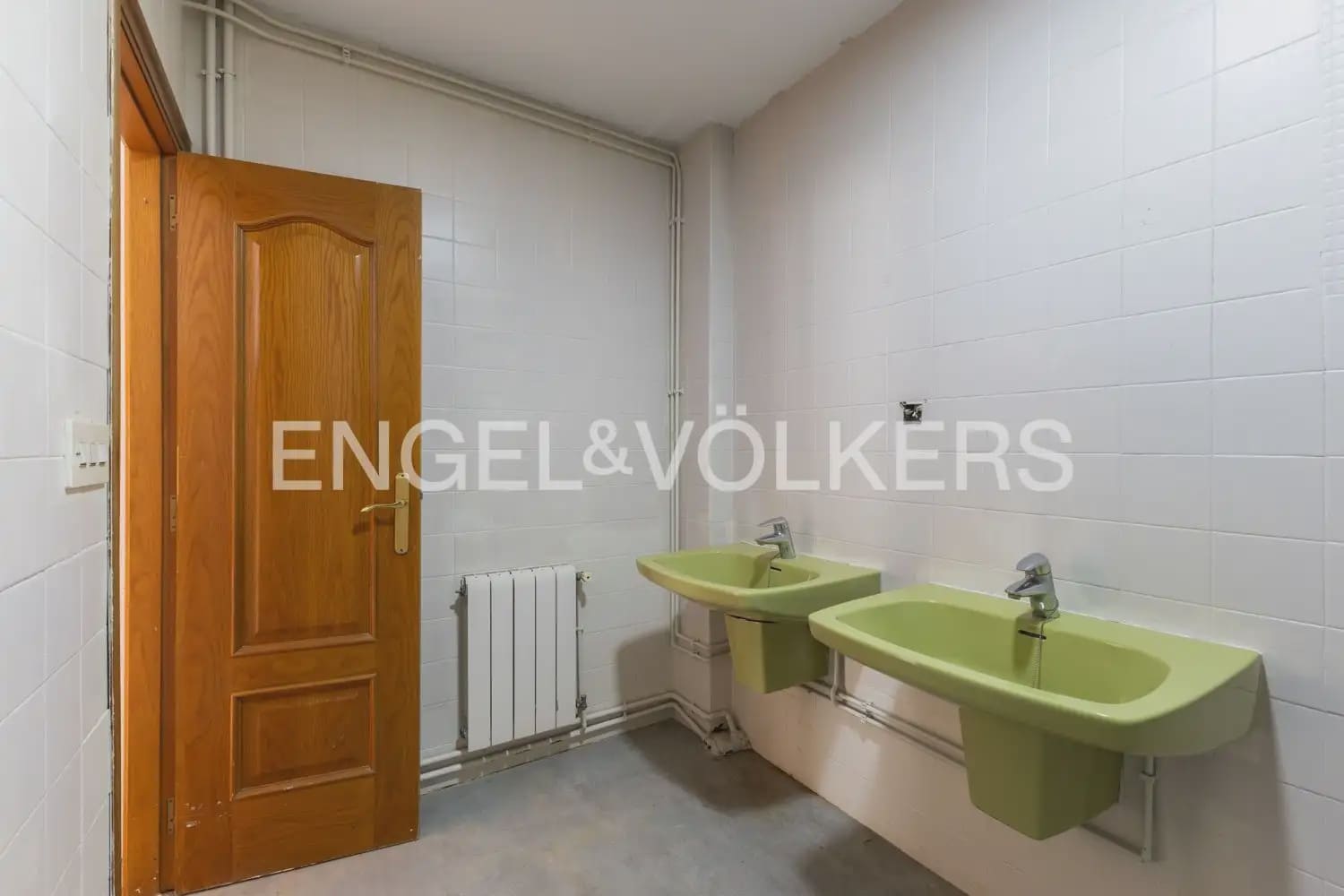4 sypialnia Willa na sprzedaż w Paterna z basenem garażem - 669 000 € (Ref: 9978014)