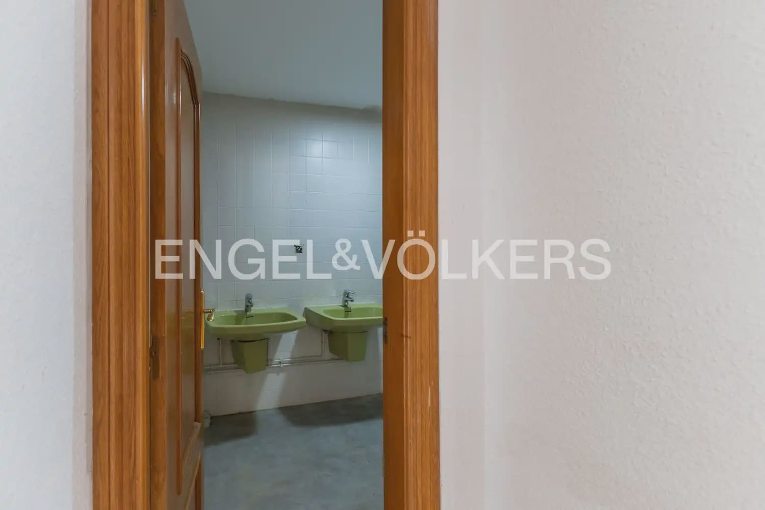 4 sypialnia Willa na sprzedaż w Paterna z basenem garażem - 669 000 € (Ref: 9978014)