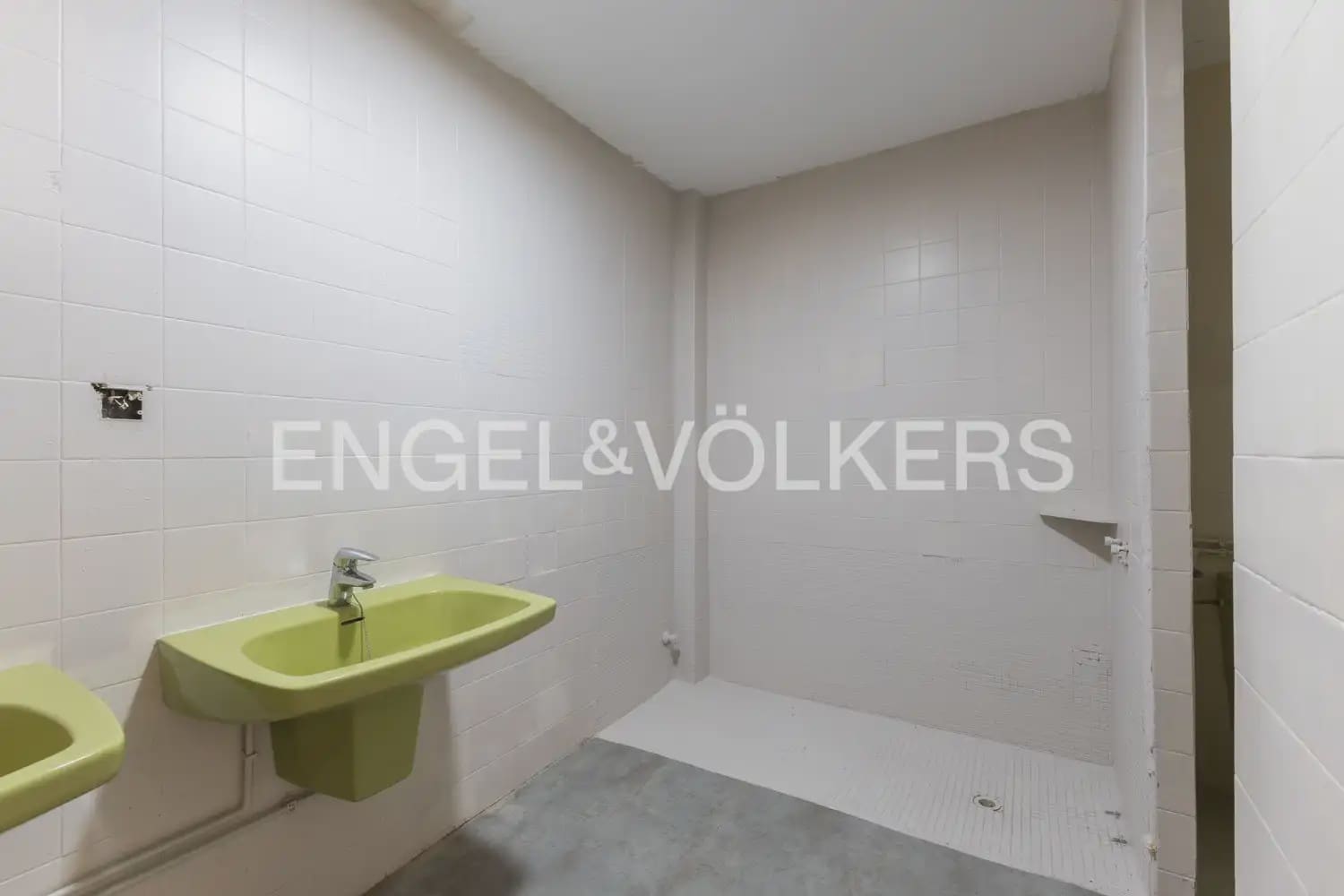 4 sypialnia Willa na sprzedaż w Paterna z basenem garażem - 669 000 € (Ref: 9978014)