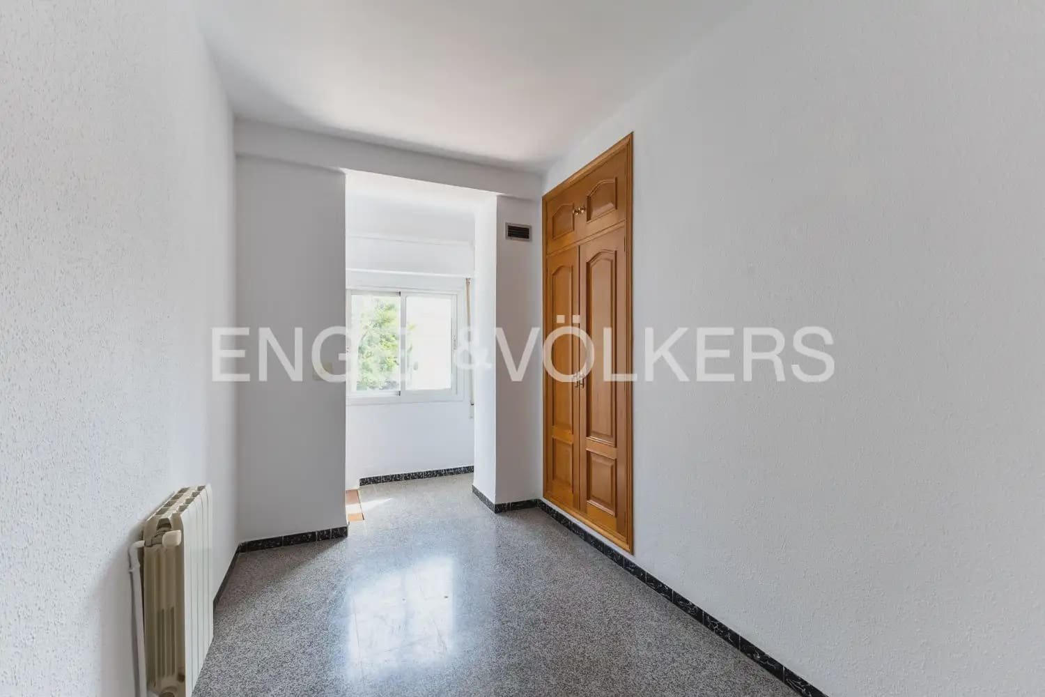 4 sypialnia Willa na sprzedaż w Paterna z basenem garażem - 669 000 € (Ref: 9978014)