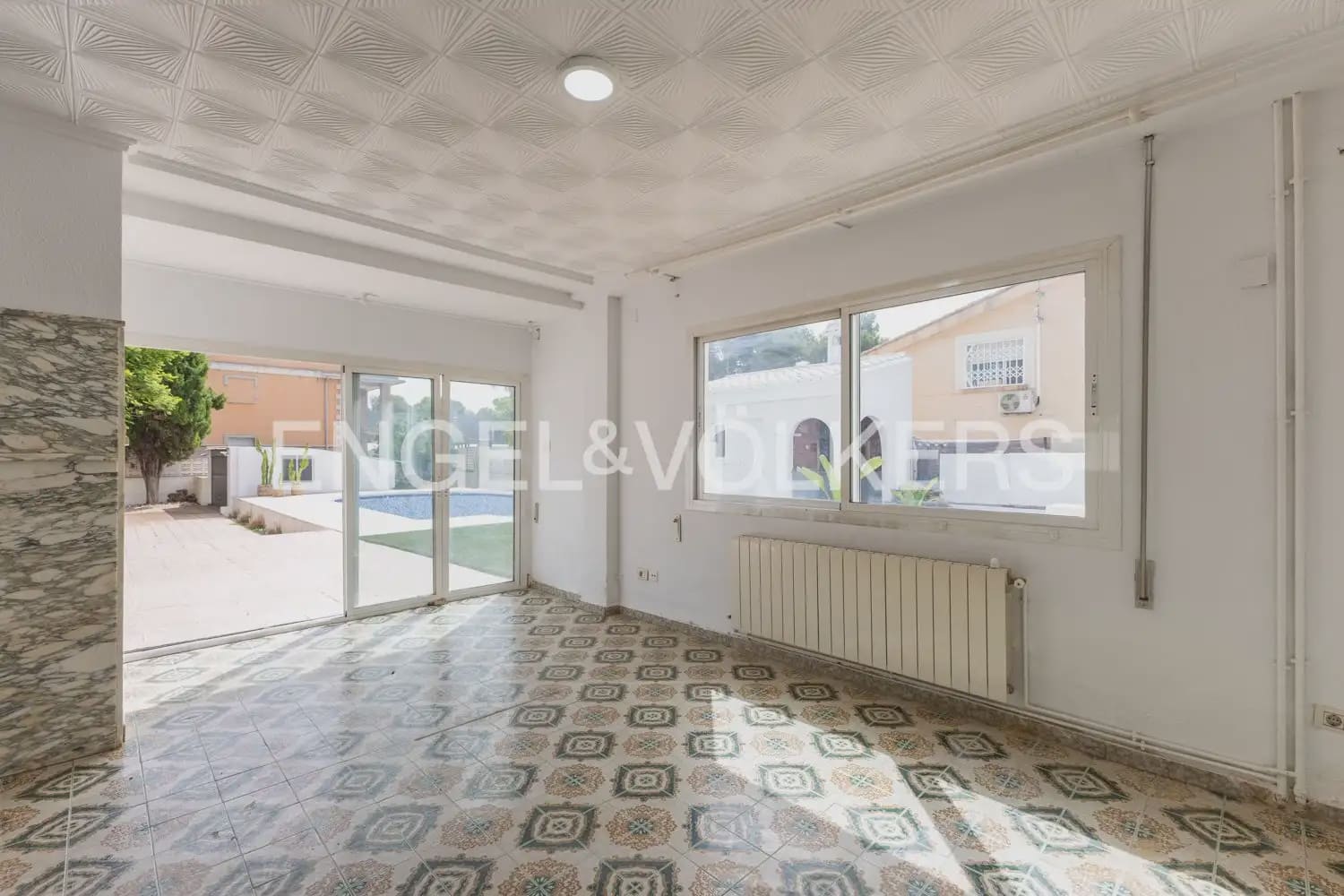 4 sypialnia Willa na sprzedaż w Paterna z basenem garażem - 669 000 € (Ref: 9978014)