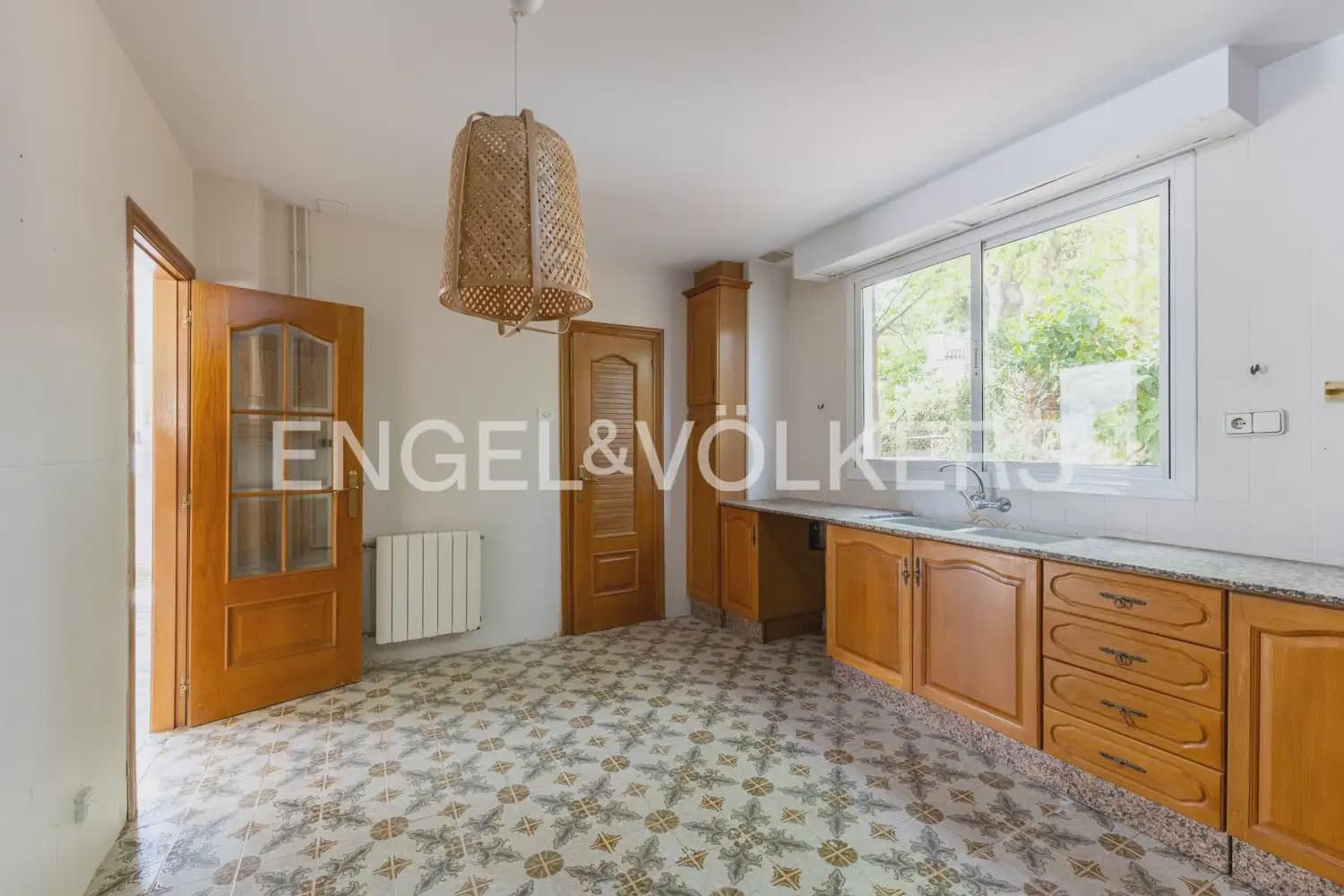 4 sypialnia Willa na sprzedaż w Paterna z basenem garażem - 669 000 € (Ref: 9978014)