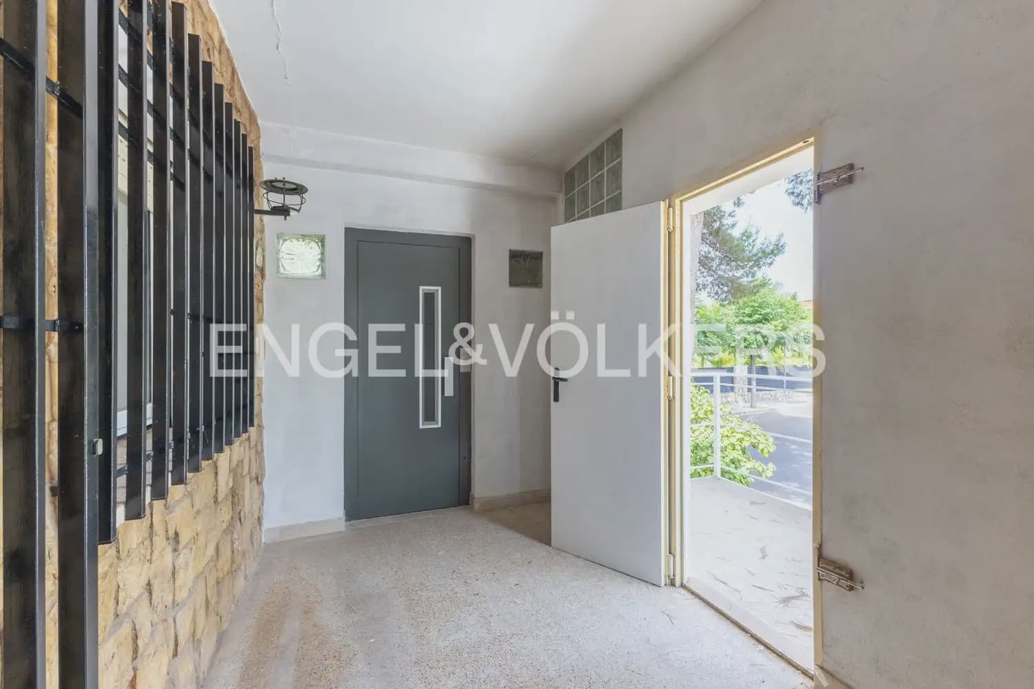 4 sypialnia Willa na sprzedaż w Paterna z basenem garażem - 669 000 € (Ref: 9978014)