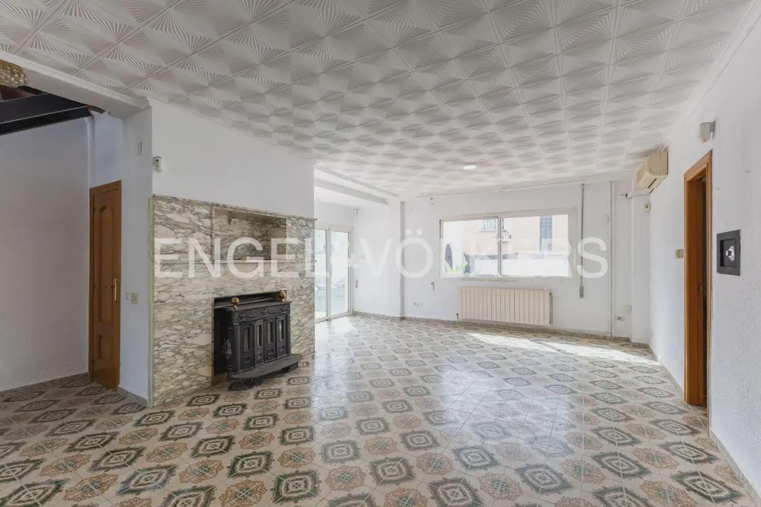 4 sypialnia Willa na sprzedaż w Paterna z basenem garażem - 669 000 € (Ref: 9978014)