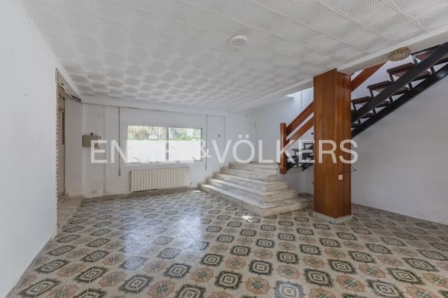4 sypialnia Willa na sprzedaż w La Cañada, Paterna z basenem garażem - 669 000 € (Ref: 9978014)