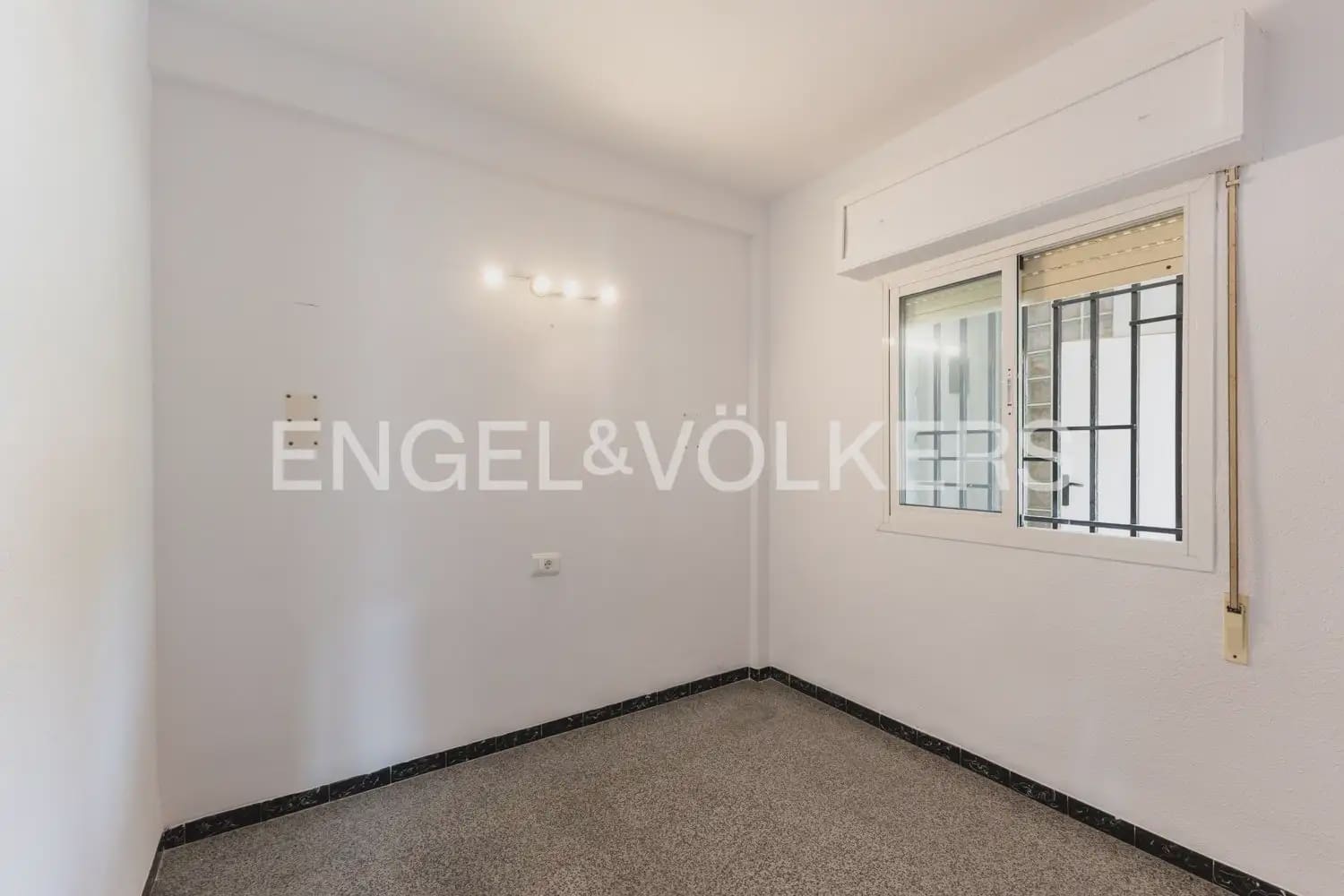 4 sypialnia Willa na sprzedaż w Paterna z basenem garażem - 669 000 € (Ref: 9978014)