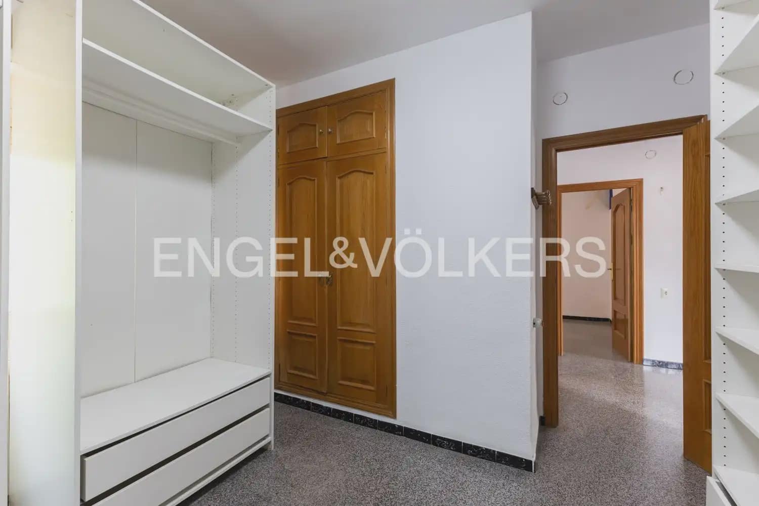 4 sypialnia Willa na sprzedaż w Paterna z basenem garażem - 669 000 € (Ref: 9978014)