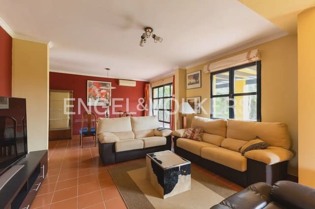 3 soverom Kjedet enebolig til salgs i Riba-roja de Túria med svømmebasseng garasje - € 475 000 (Ref: 9978048)