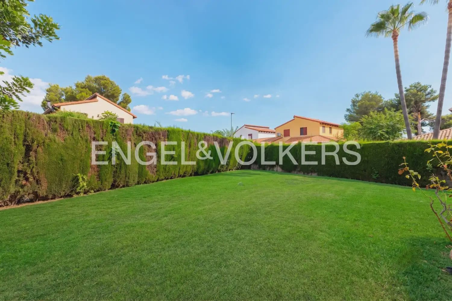 Pareado de 3 habitaciones en Riba-roja de Túria en venta con piscina garaje - 475.000 € (Ref: 9978048)