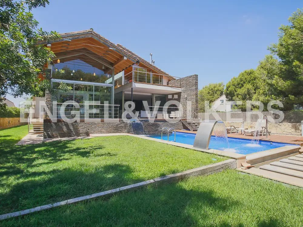 5 soveværelse Villa til leje i Betera med swimmingpool garage - € 5.500 (Ref: 9980525)