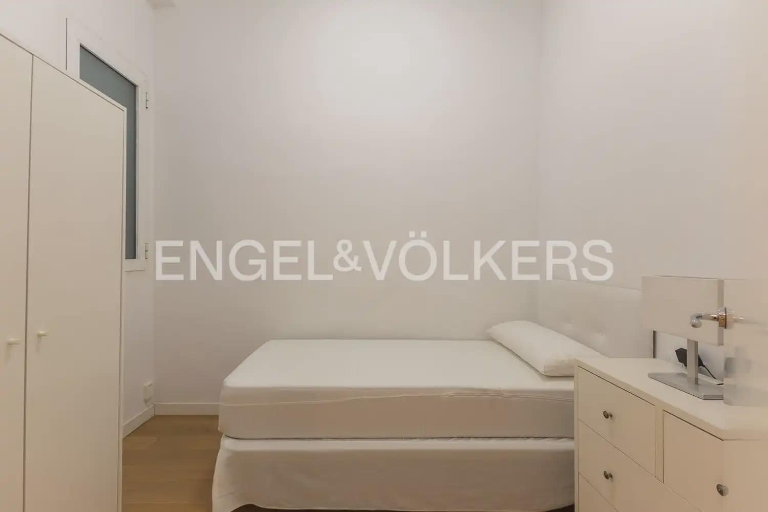 3 bedroom Flat for rent in Valencia city - € 2,800 (Ref: 9981308)