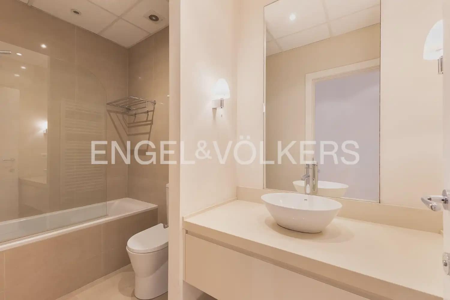 3 bedroom Flat for rent in Valencia city - € 2,800 (Ref: 9981308)