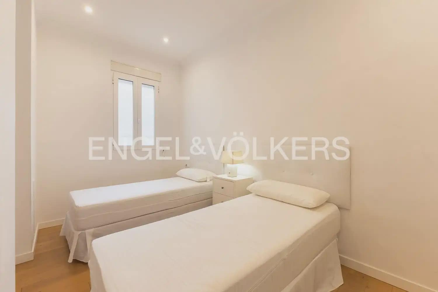3 bedroom Flat for rent in Valencia city - € 2,800 (Ref: 9981308)