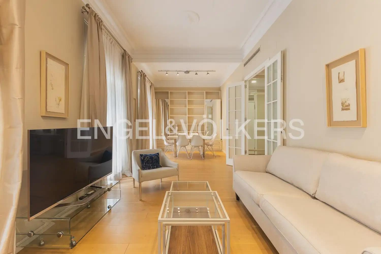 3 bedroom Flat for rent in Valencia city - € 2,800 (Ref: 9981308)