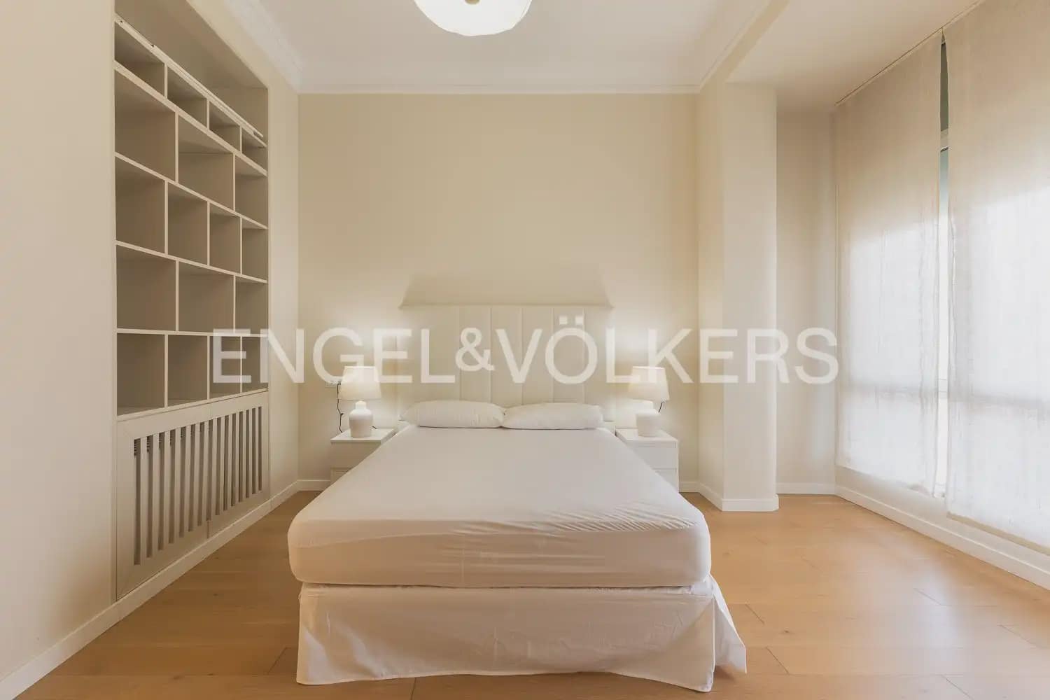 3 bedroom Flat for rent in Valencia city - € 2,800 (Ref: 9981308)