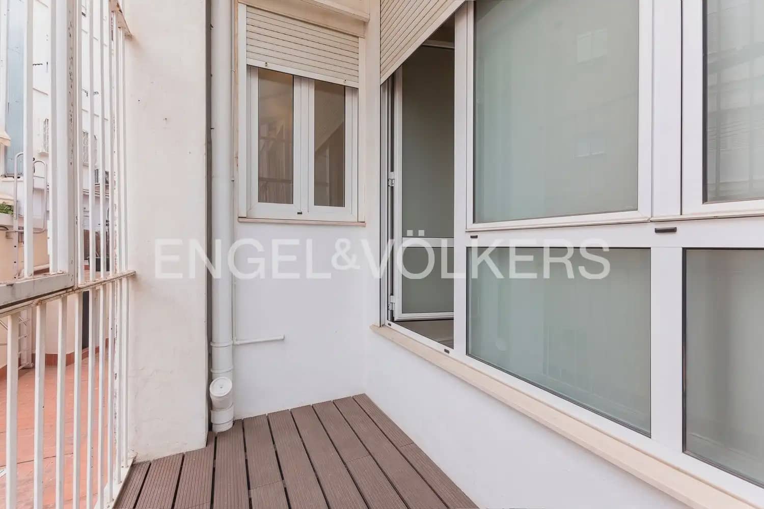 3 bedroom Flat for rent in Valencia city - € 2,800 (Ref: 9981308)